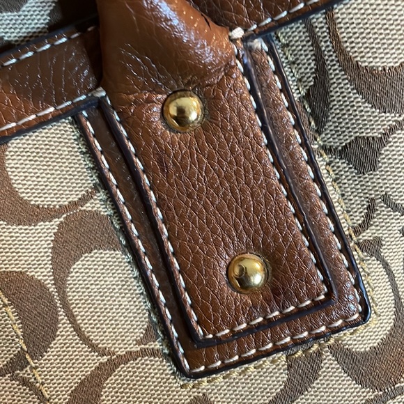 Sold! Coach Vintage Hampton Purse - Picture 4 of 17